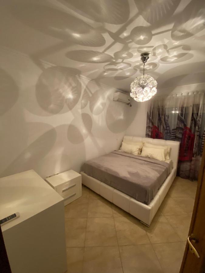 Chlo Apartment 3 Tirana Exterior photo