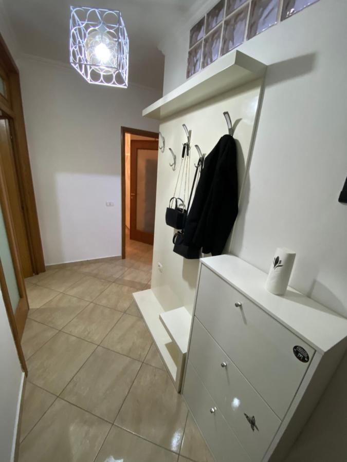 Chlo Apartment 3 Tirana Exterior photo