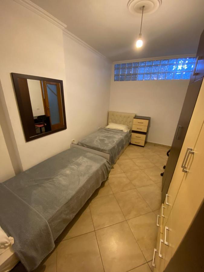 Chlo Apartment 3 Tirana Exterior photo